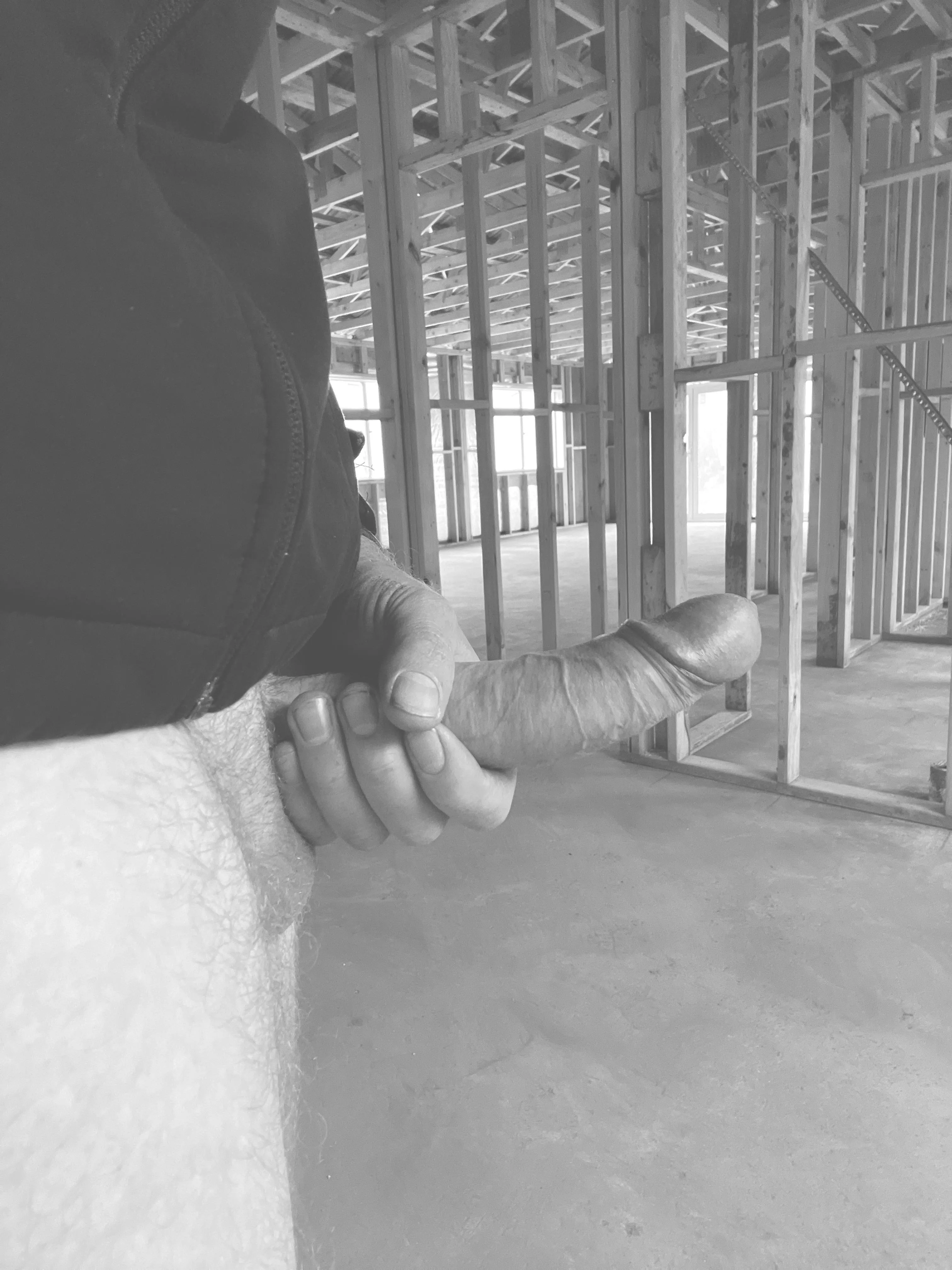 Horny builder needing a female client or tradie (m)