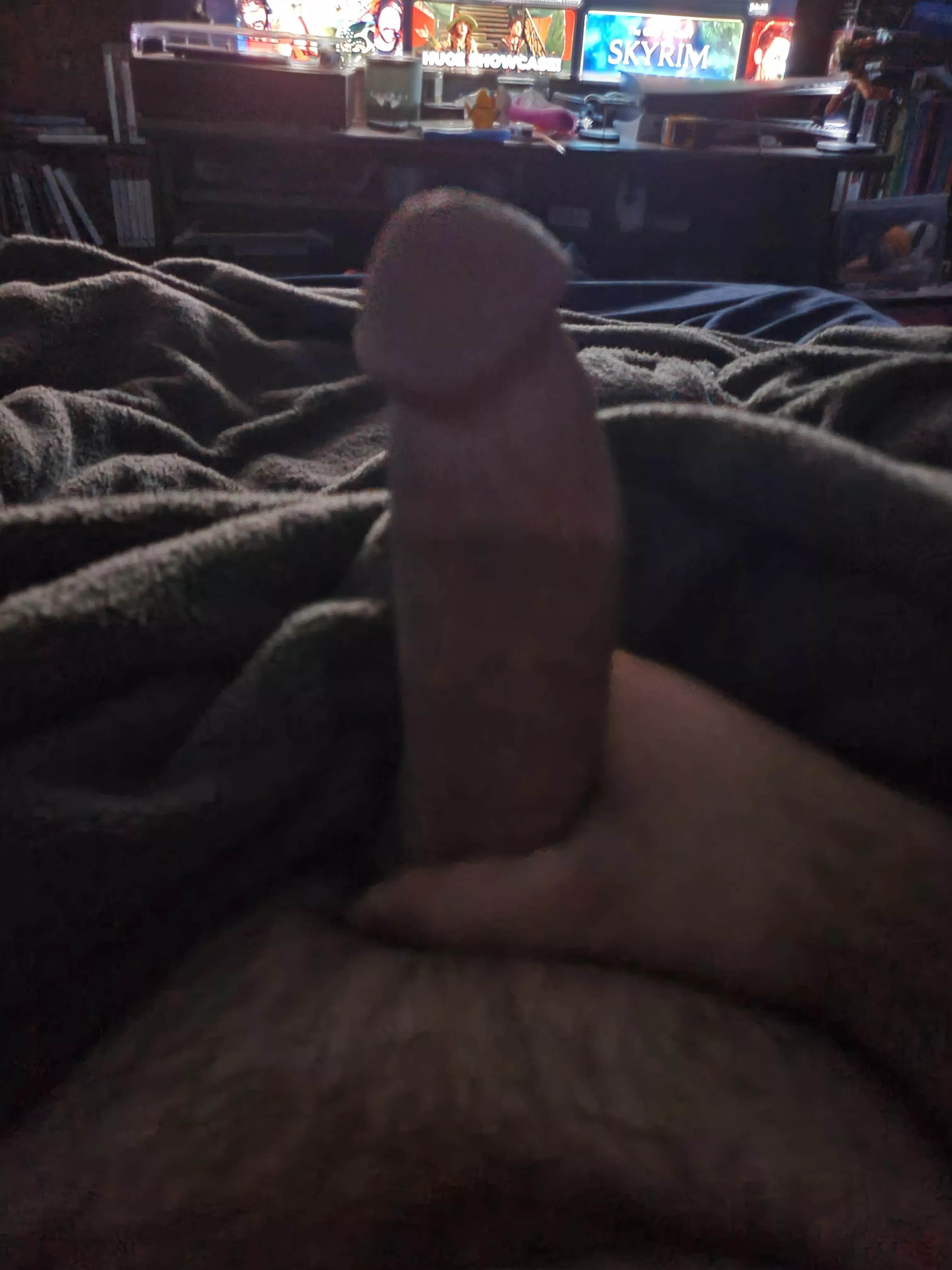 I can't stop jerking off to Femboys tonight 🥺