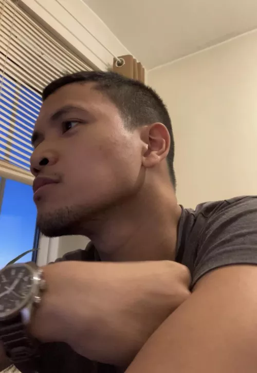 I look a lot like my dad from this angle. Maybe I’m slowly becoming him. 😄