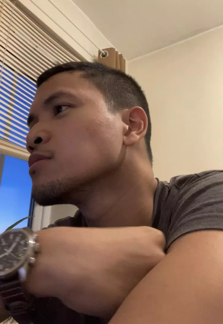 I look a lot like my dad from this angle. Maybe I’m slowly becoming him. 😄