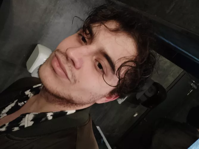 I'm trying to make new friends online, wanna join me on discord? Sisyphus#7720