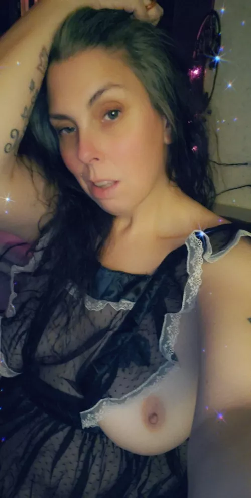 Is this too revealing? 😈💦