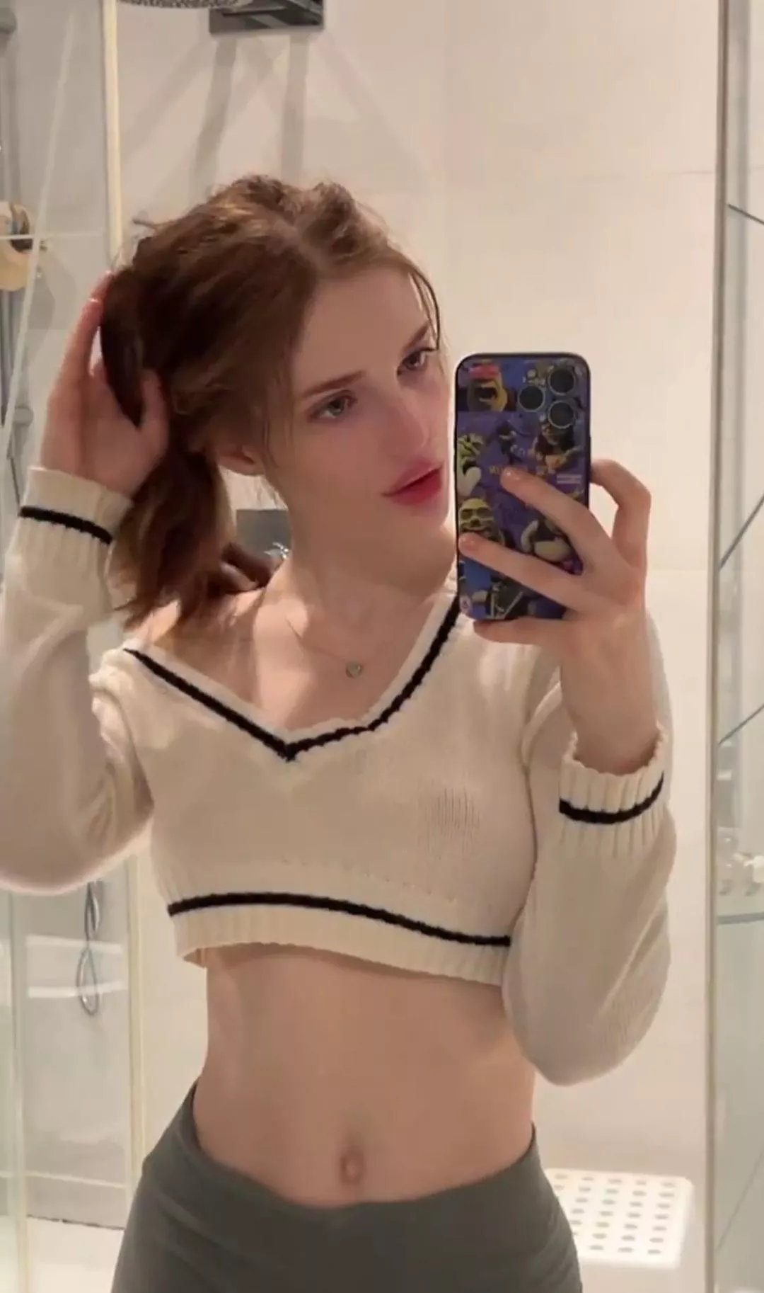 it's actually very sweet without bra😛