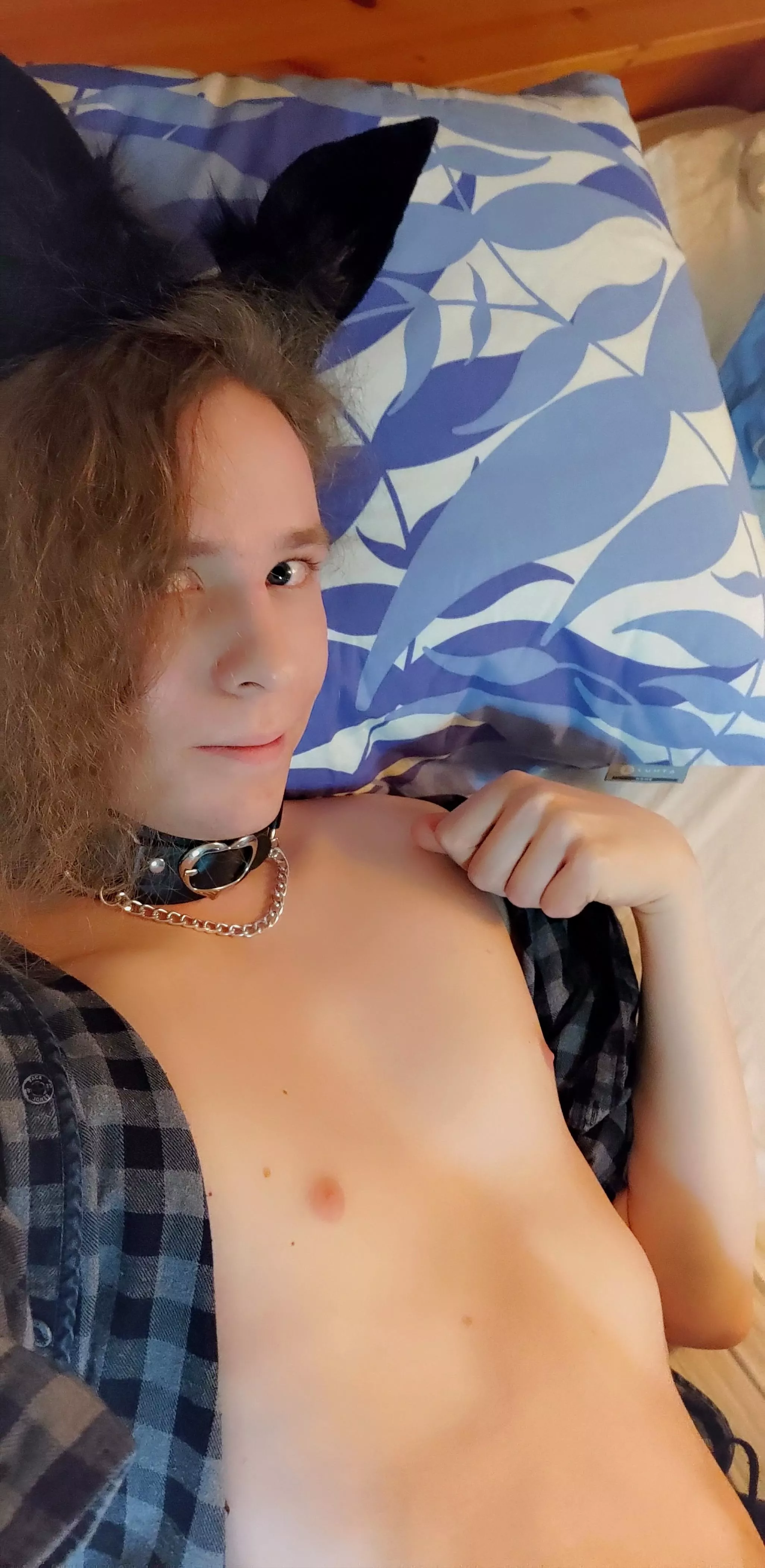 Just being a cute bunny boyo :3