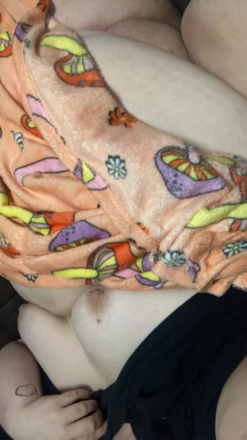 Just hangin out 😌