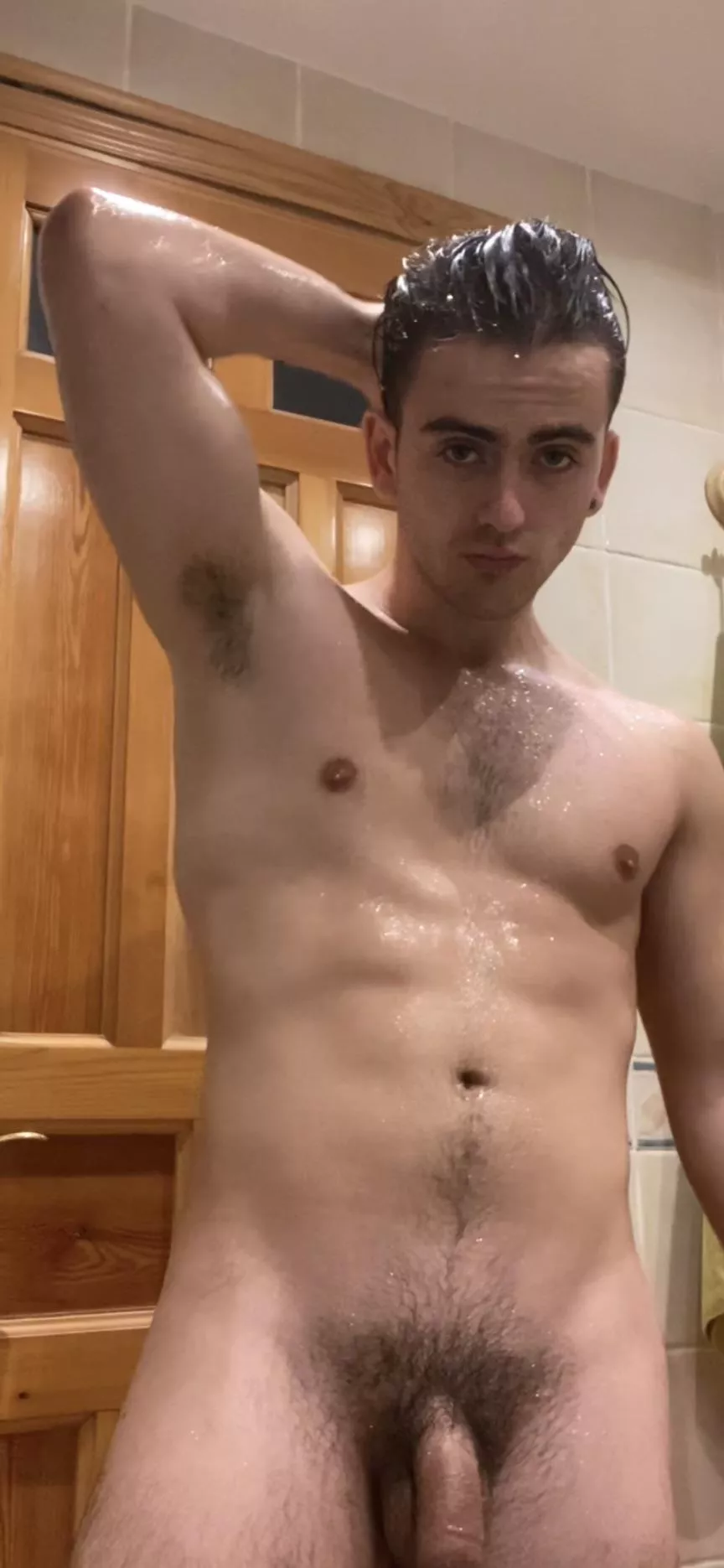 Like my wet pits?😈