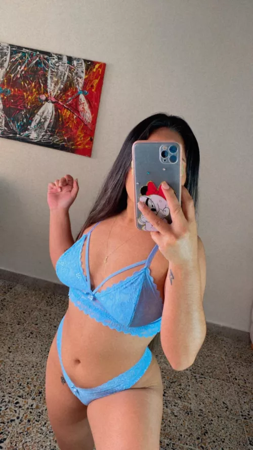 Like this colour on my curves?💙