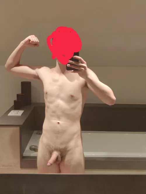 [M] 20 years old and wondering what especially the women here think about my body