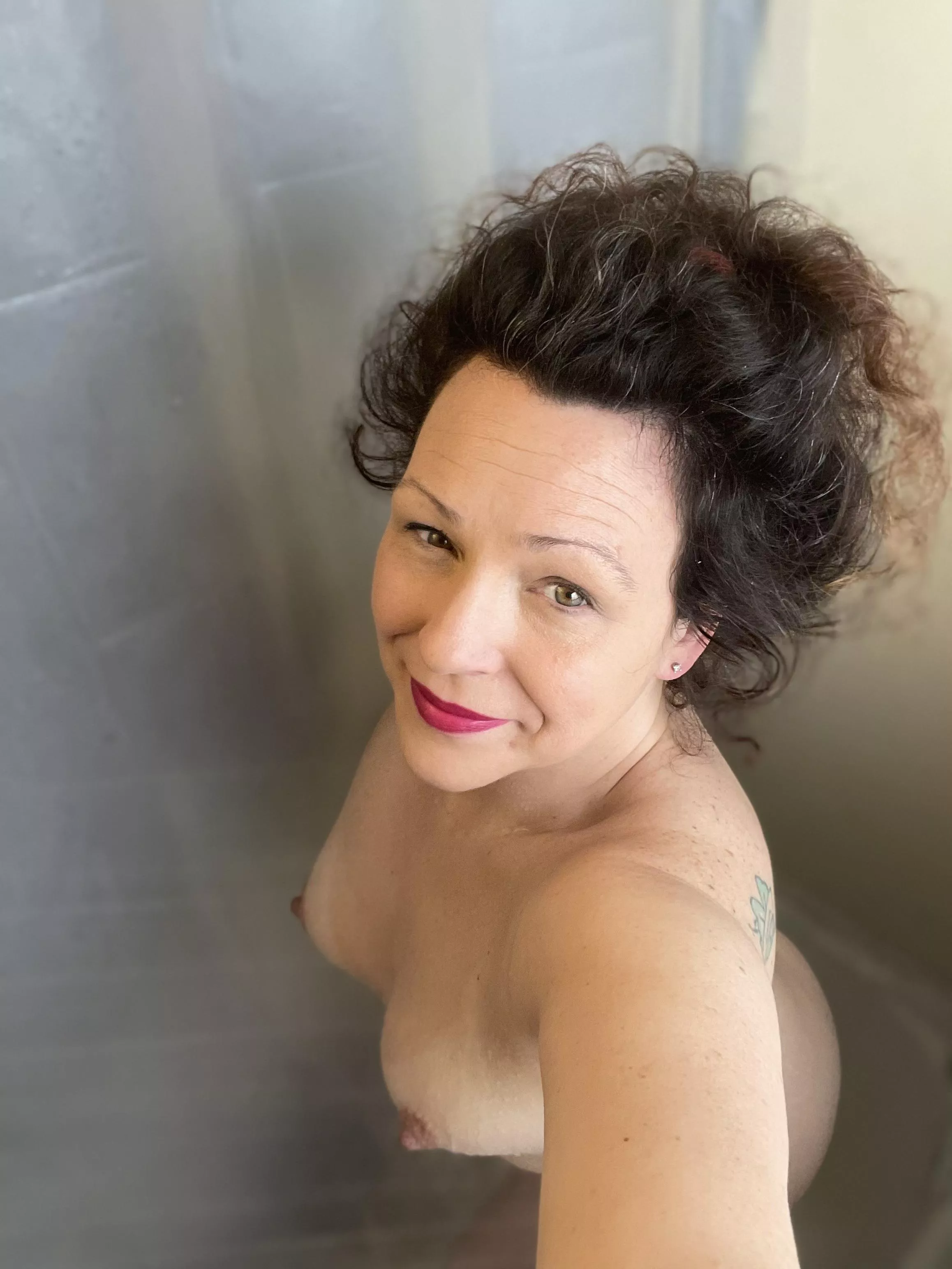 Mommy titties for all you kiddies