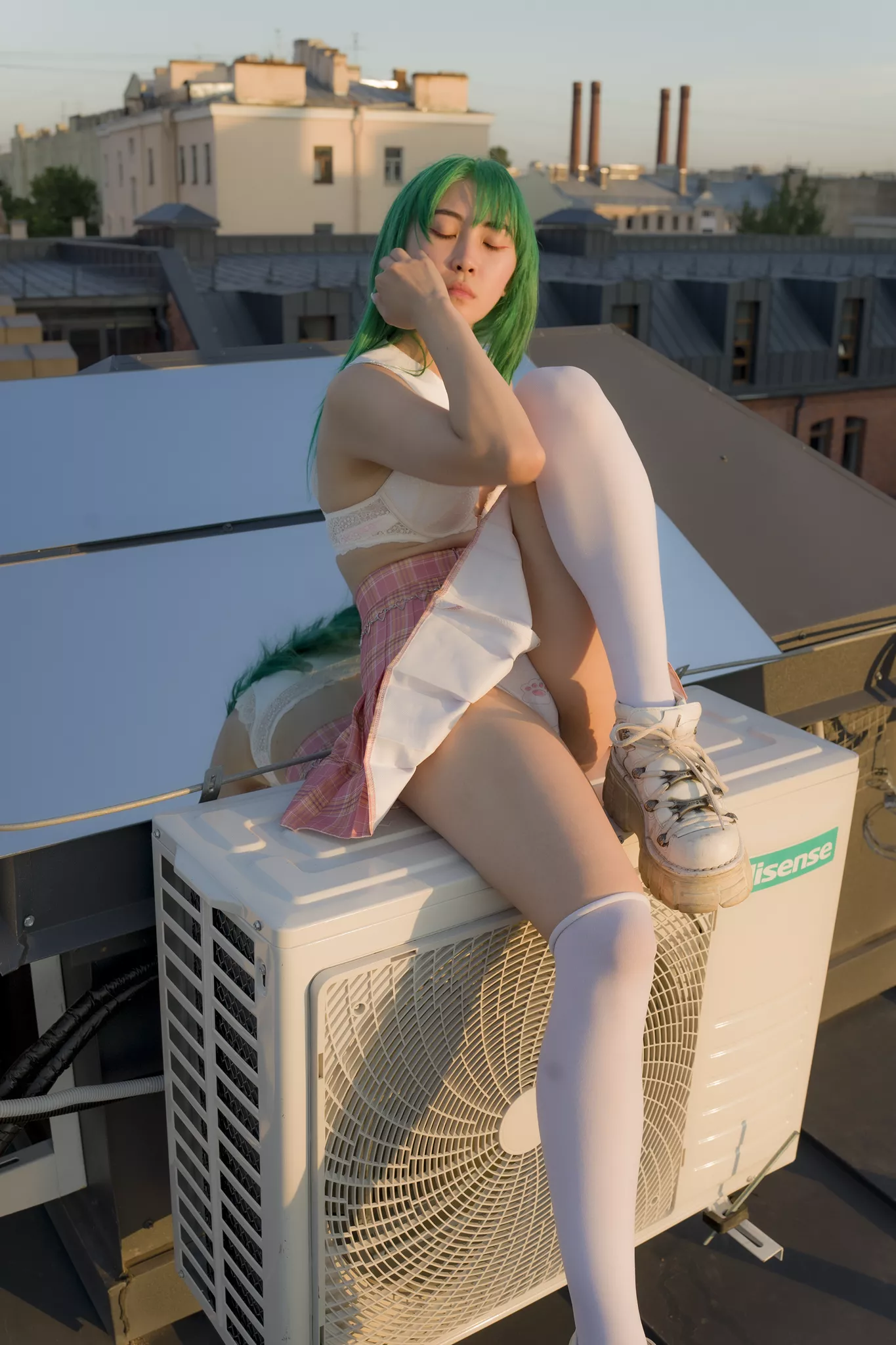 My body is charming in the light of the sun