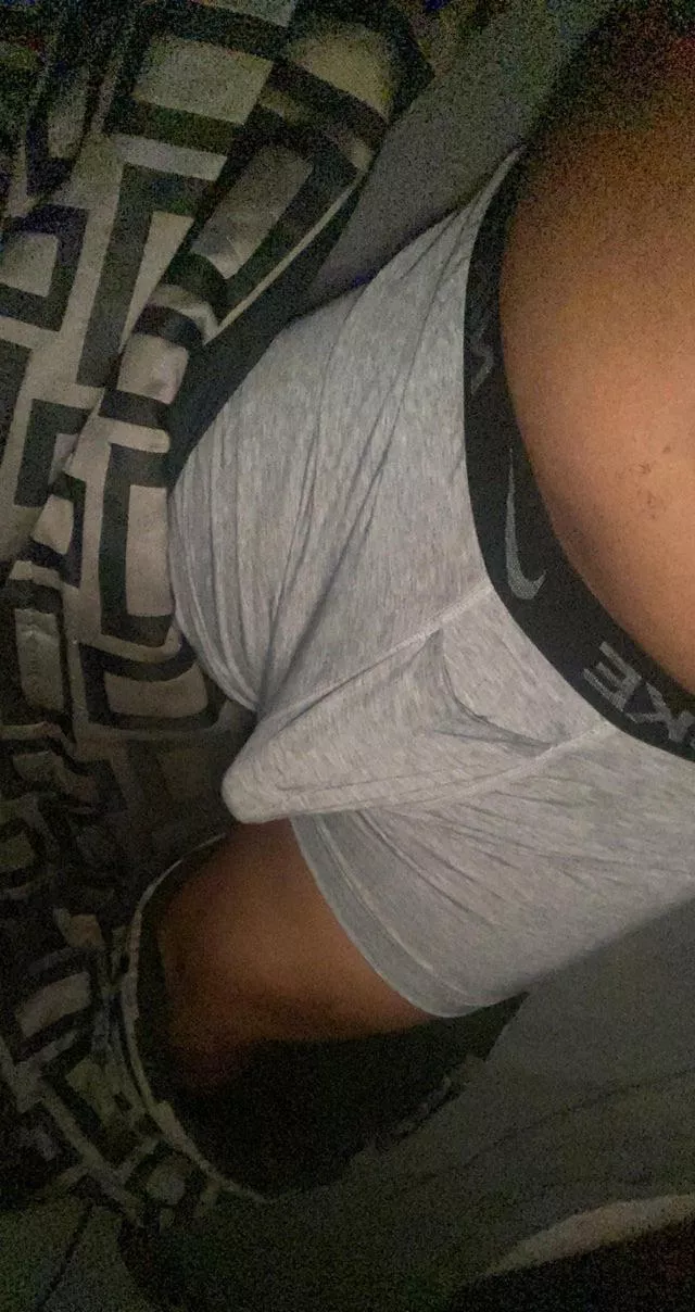 Need a cute sub who treats me like a King