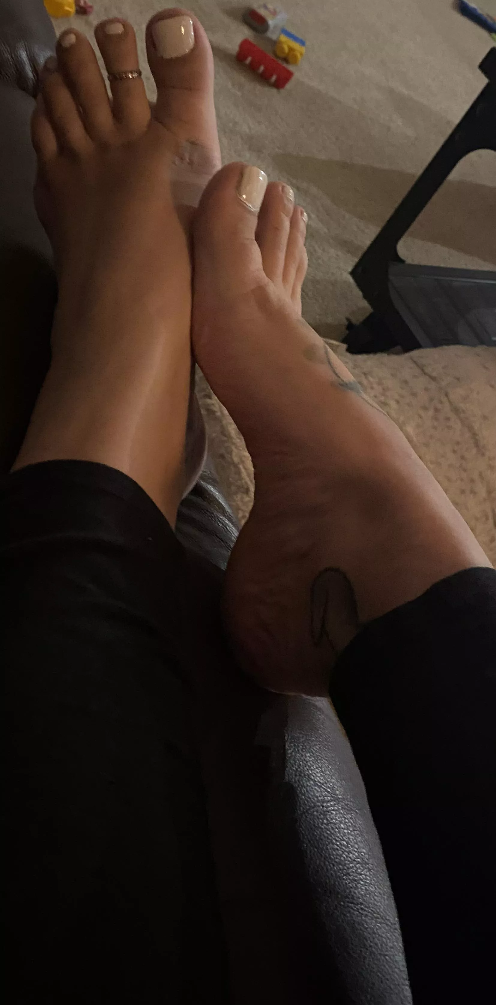 Need them rubbed tonight, any takers?