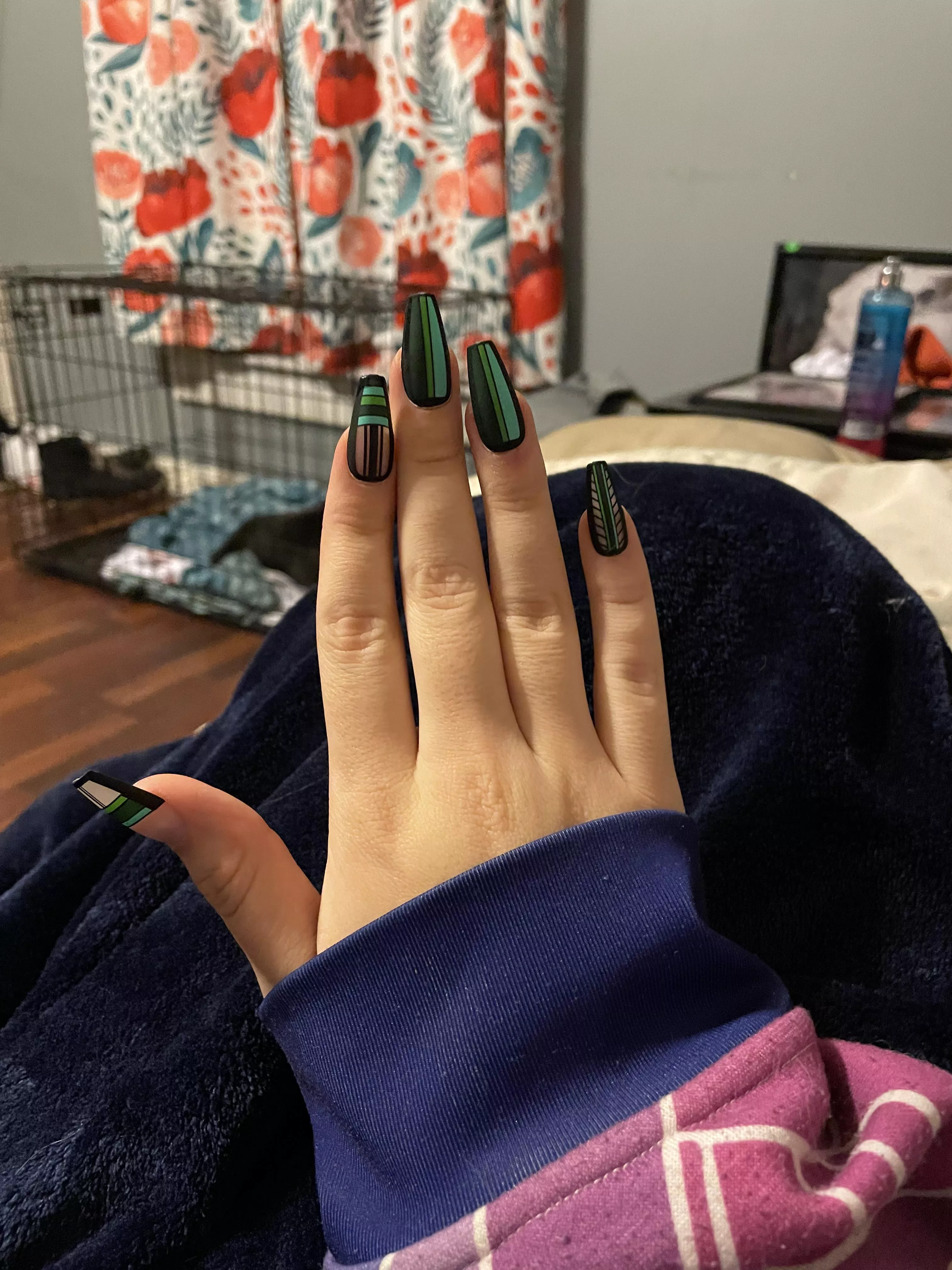 New set would look good wrapped around some cock