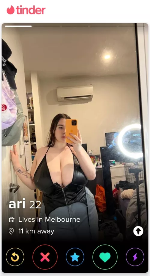 Omg just ran across this girl lol. Think they are real?