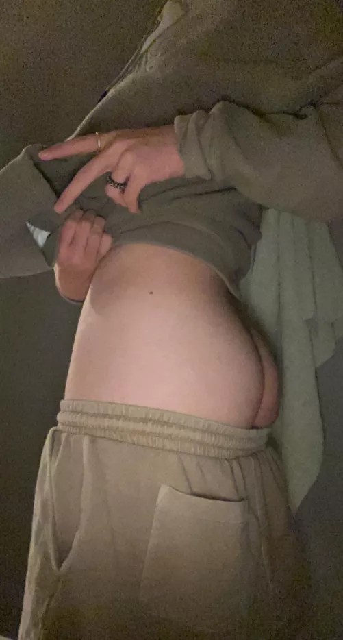 oops, my pants slipped 🙈