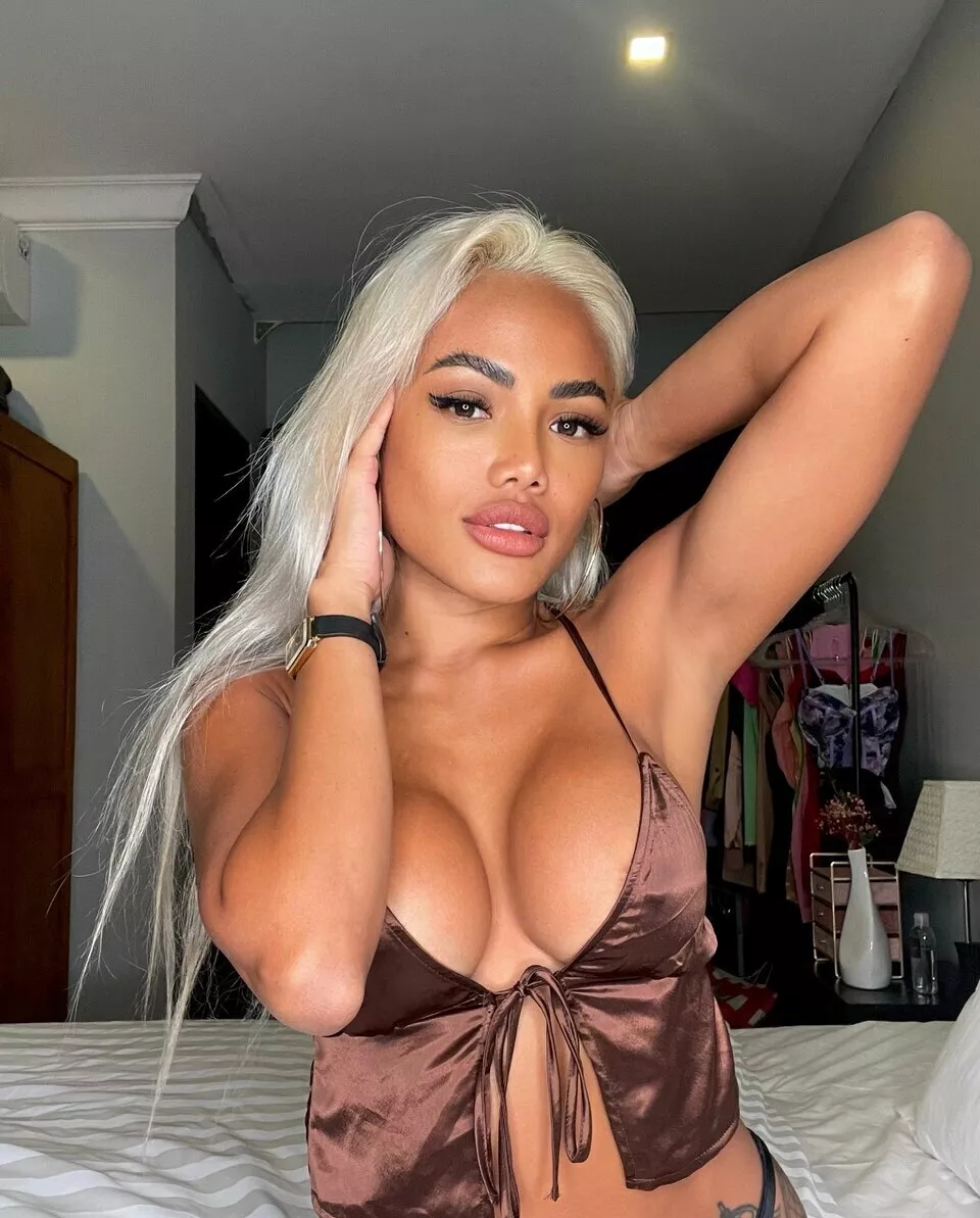 Pull the rope with your teeth.