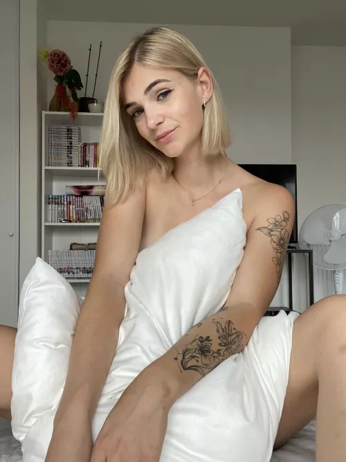 Remove the pillow❤️