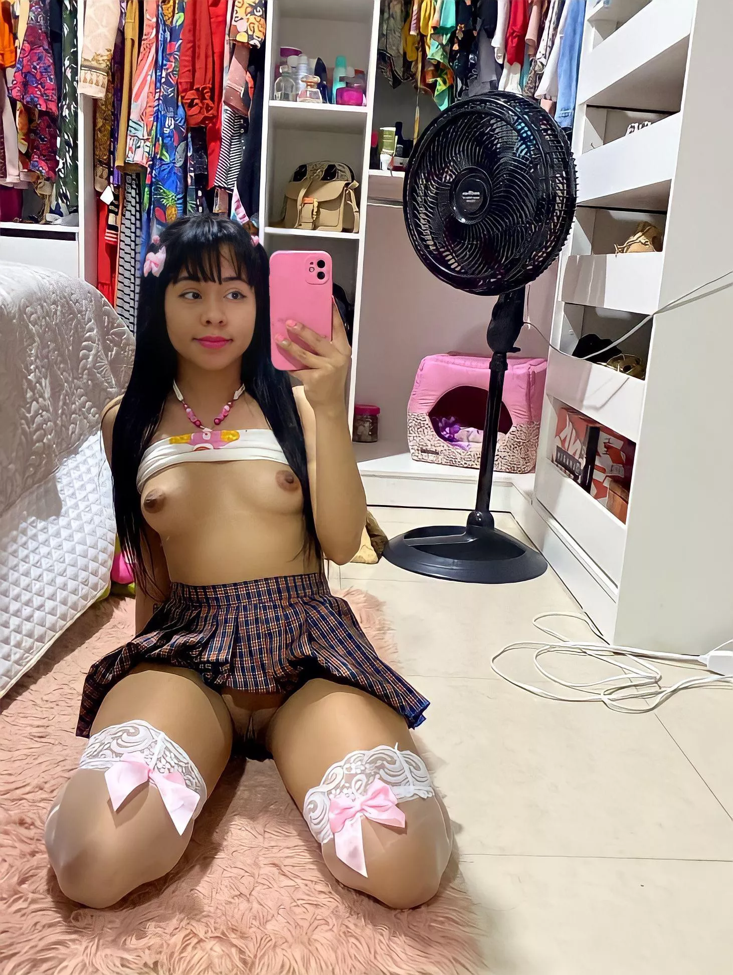 [SELLING] 18yo cutie and ready for some fun🍭 Videocalls • Sexting Sessions • Custom Videos • Dropbox • Girlfriend Experience & many more 💖 You can find me on Snapchat: elisabonello | Kik: elisa.bonello ⬅️