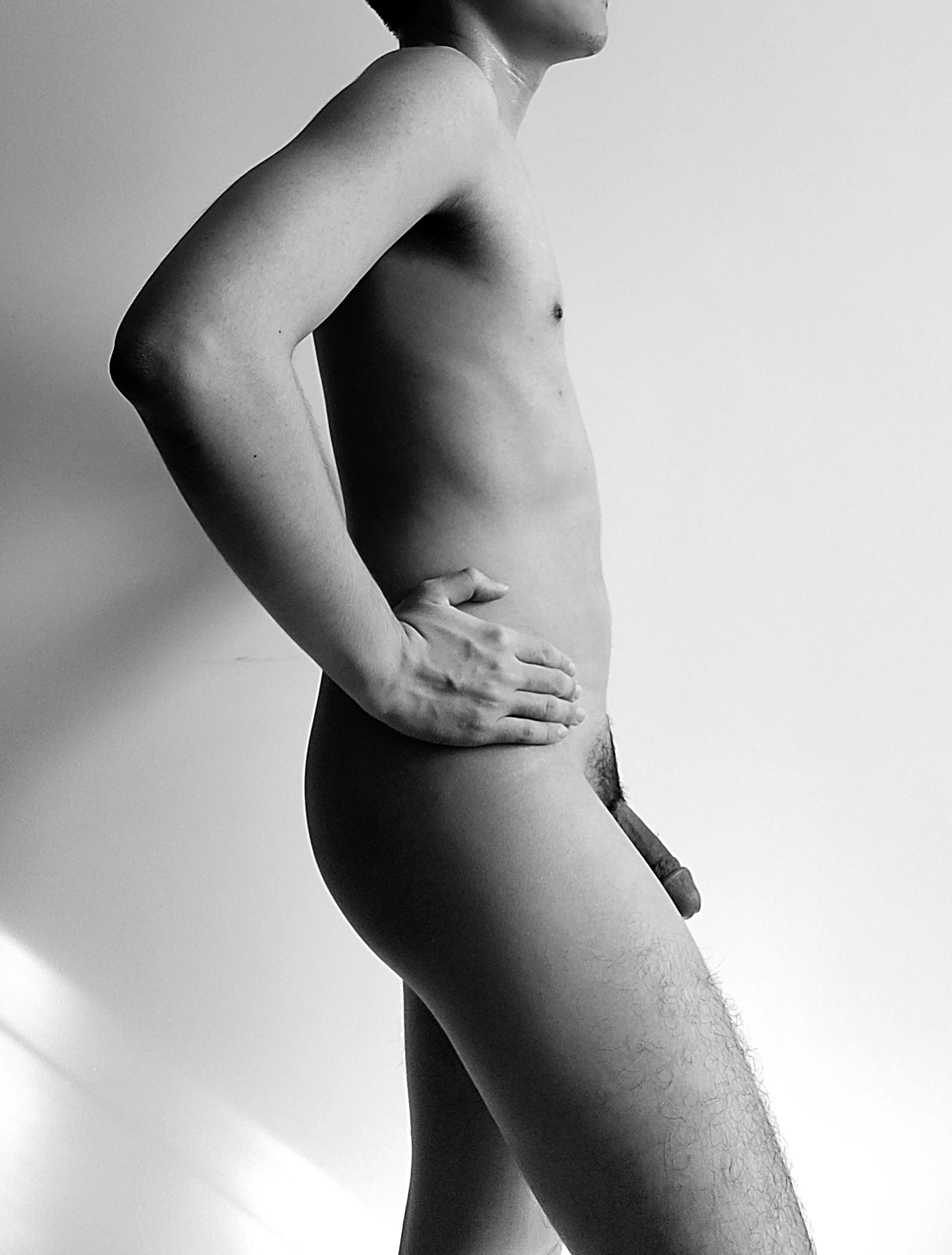 Side Confidence Pose