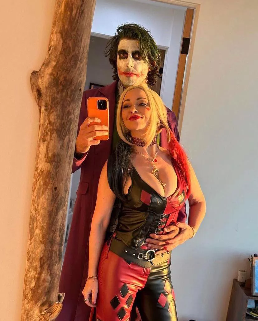 Tara Strong Harley Quinn cosplay