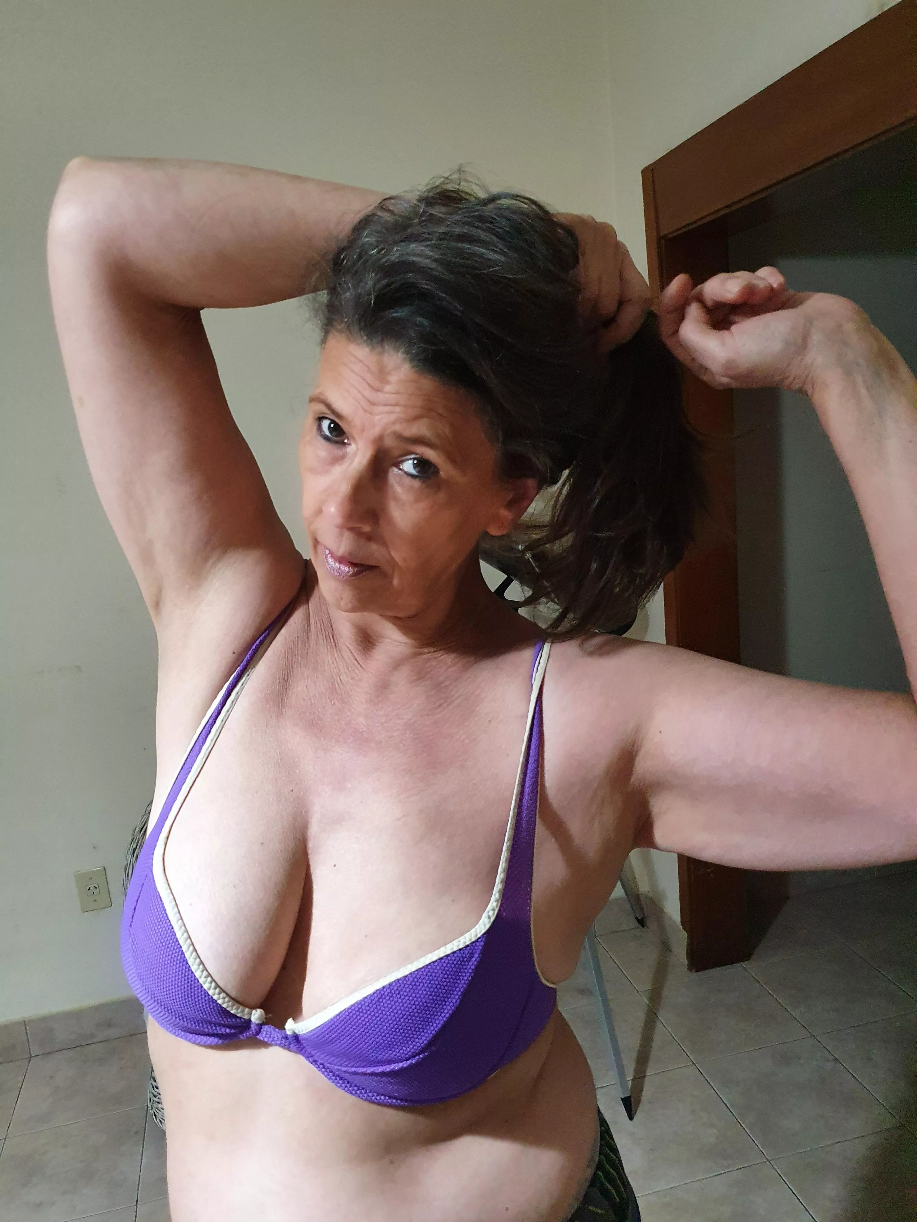 These boobs can't wait for some hot and good kisses ..