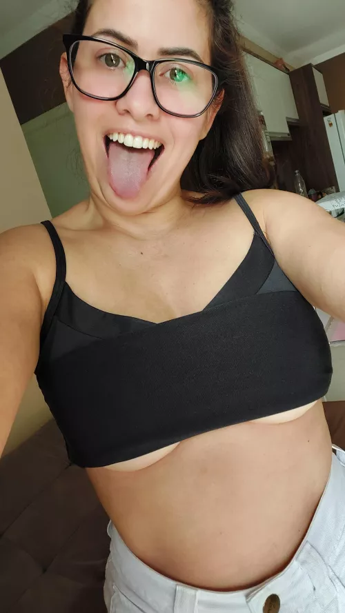 Underboobs👅🤓🤪