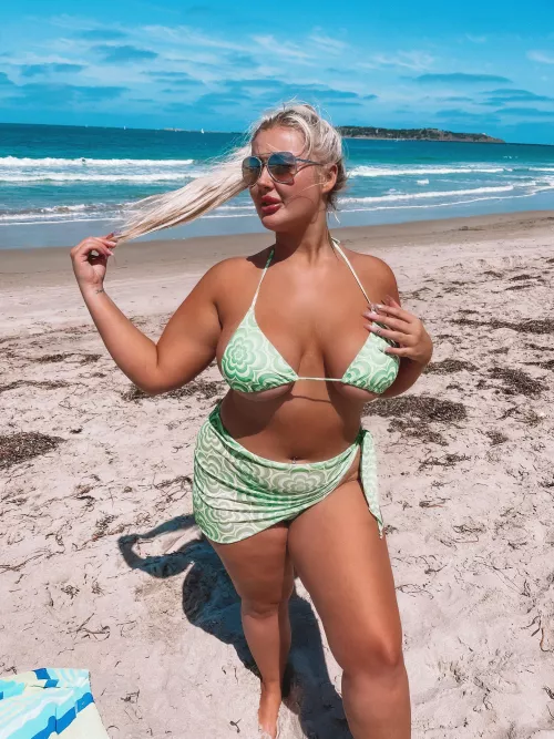 Want to cum to the beach with me?