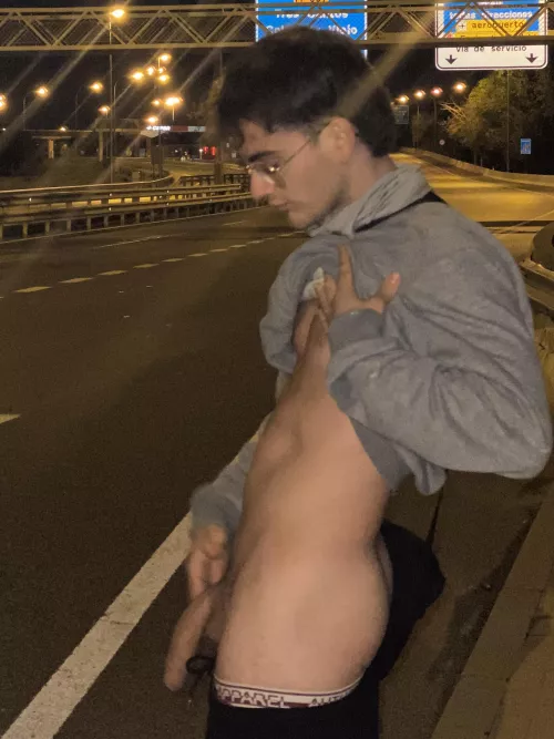 Will i male the bus stop this way?