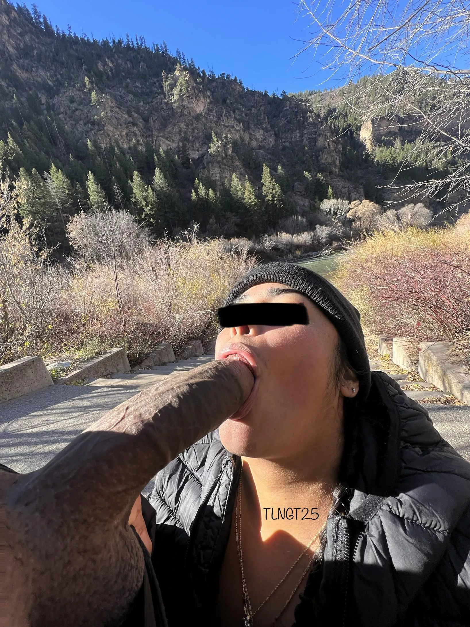 Your dick looks cold 🥶