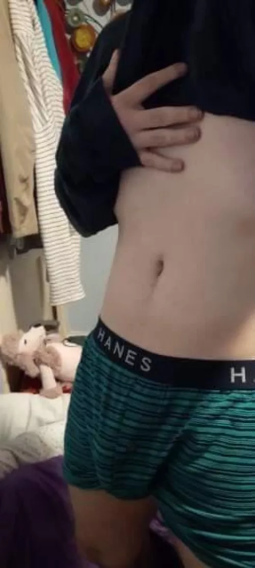 (18) first post here, hope u like my bulge