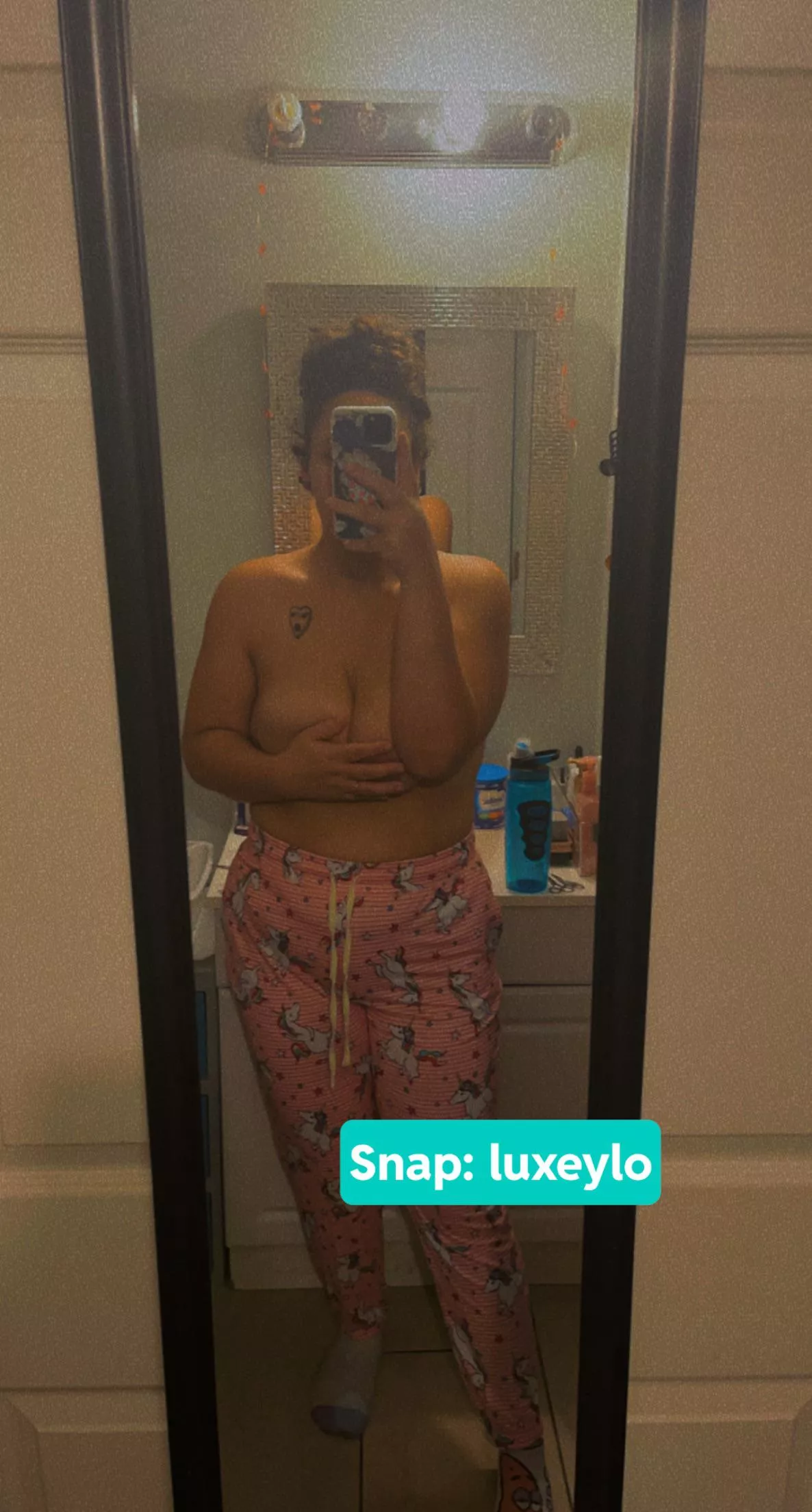 19 😘 I sell nudes, vids, vid chat, sexting, etc. on snap @luxeylo cheap content like always!