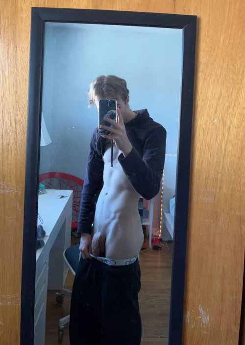 19yo varsity swimmer ;)