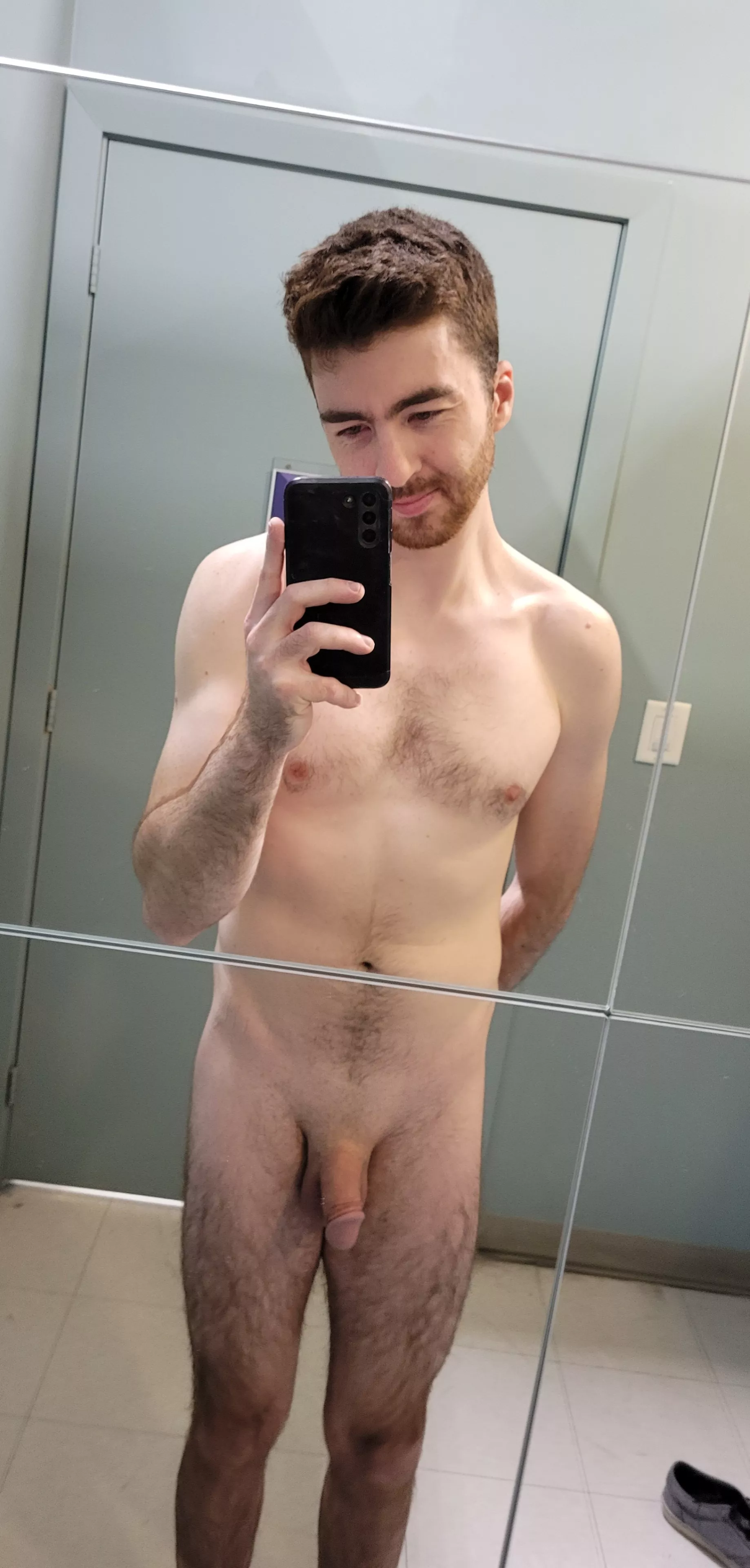 [28M, 156lbs, 5'11] Not really a fan of how the lighting makes me look here