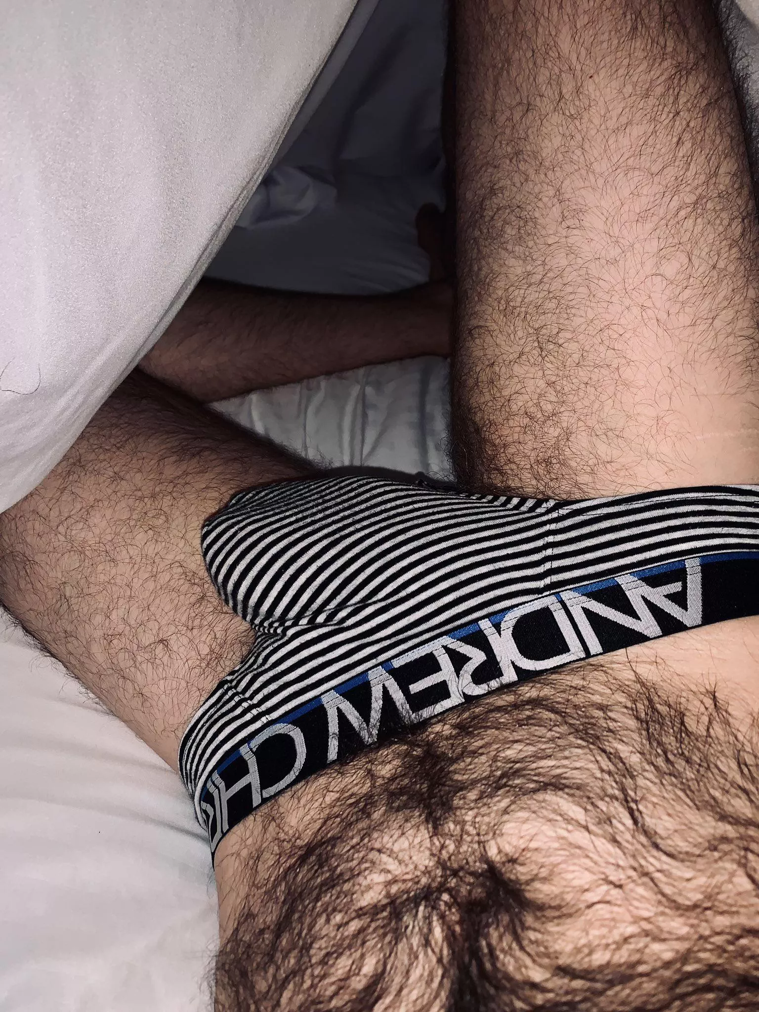 A peek under the sheets...