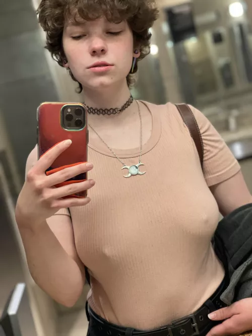 Braless boi