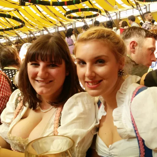 Dirndl boobs