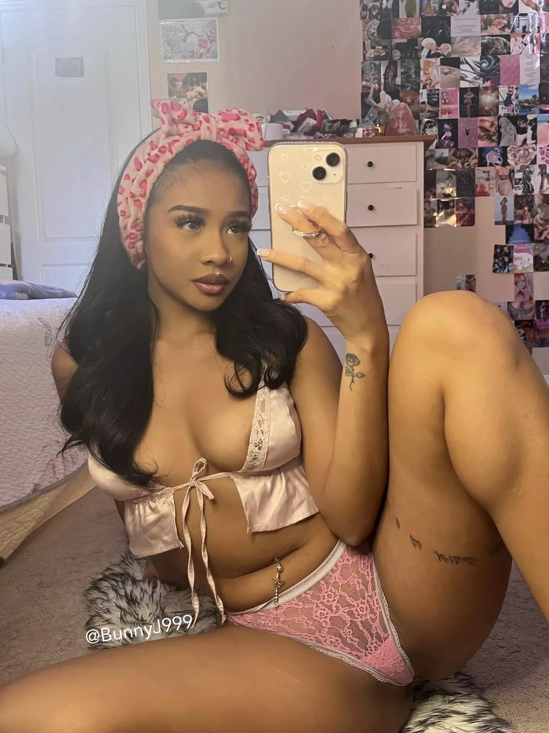 Do you think I’m cute or sexy?