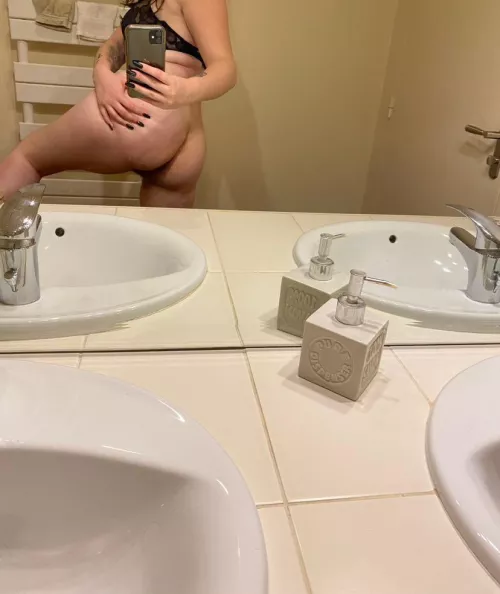 do you think you fit in? 🍑