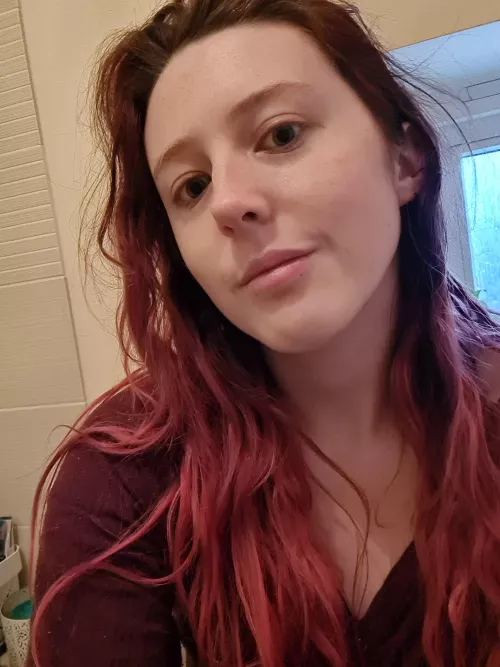 don't I look amazing when I've just woken up? just having a poop and running a bath before I start a spit filled filming day 😈