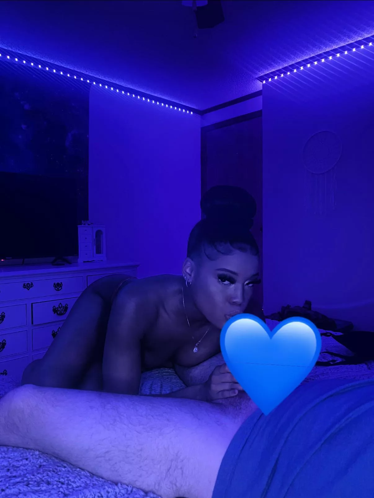 ebony sucks white cock