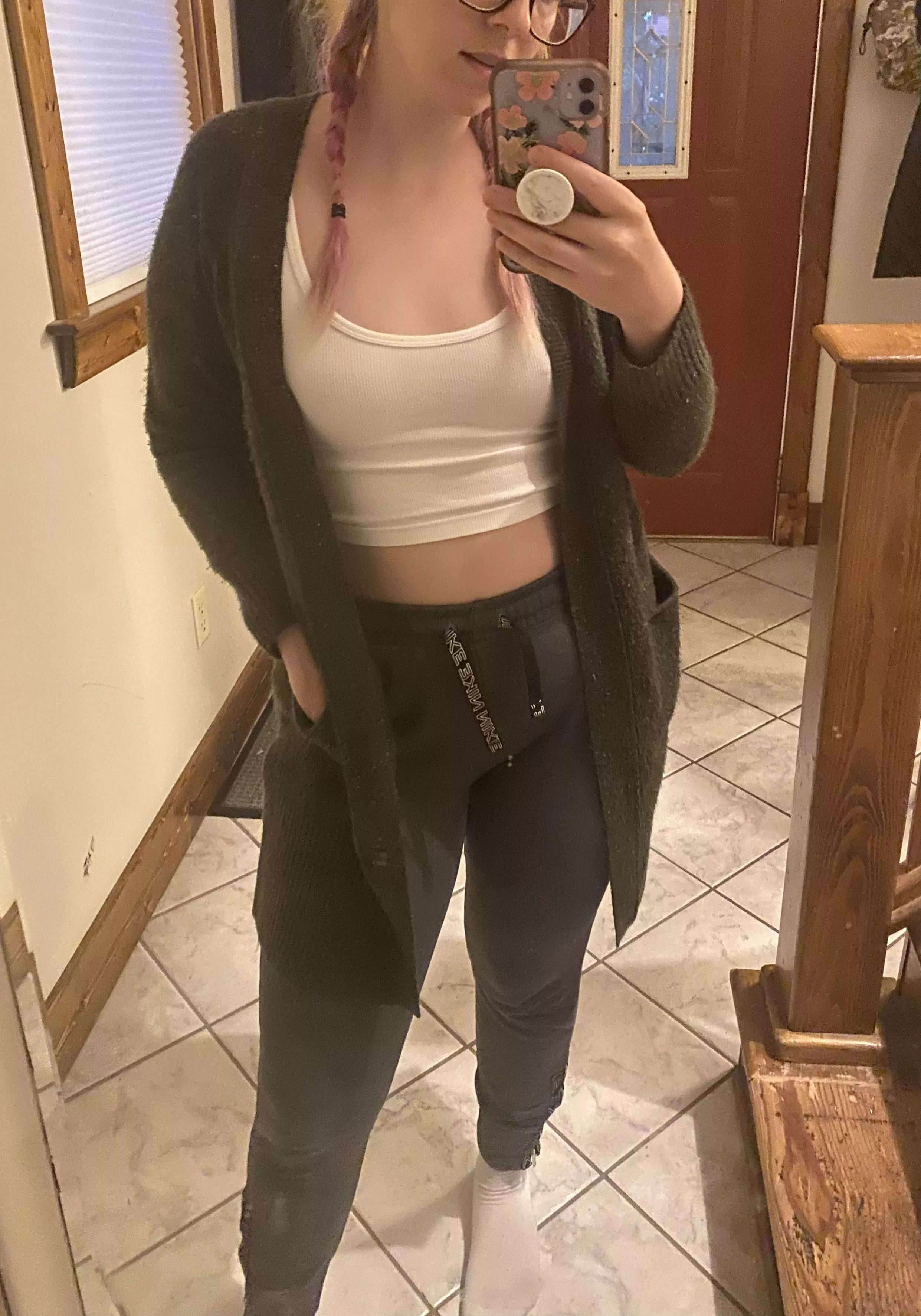 Everything’s better with no bra 😜