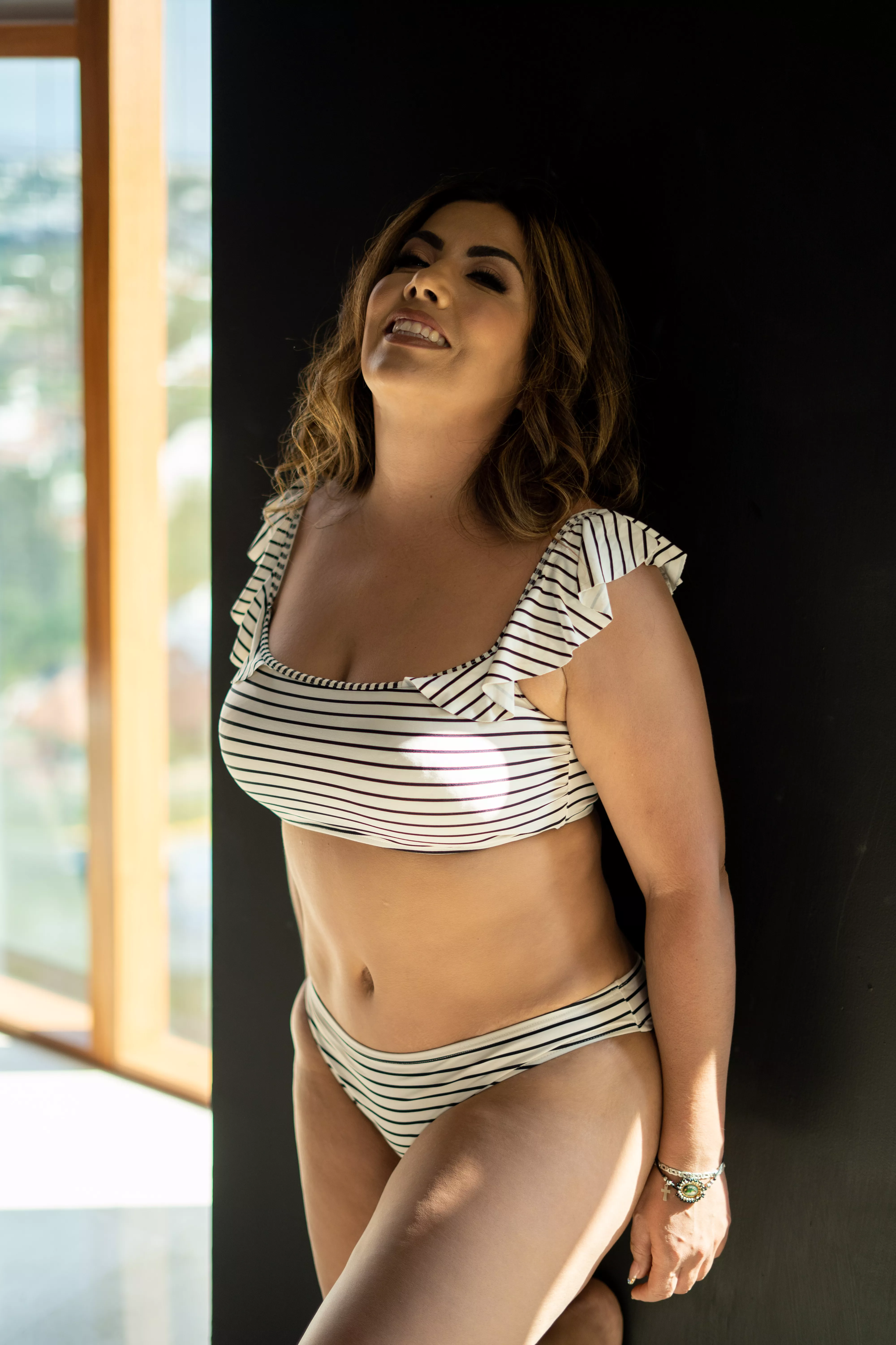 Feel the love of a Mexican Milf