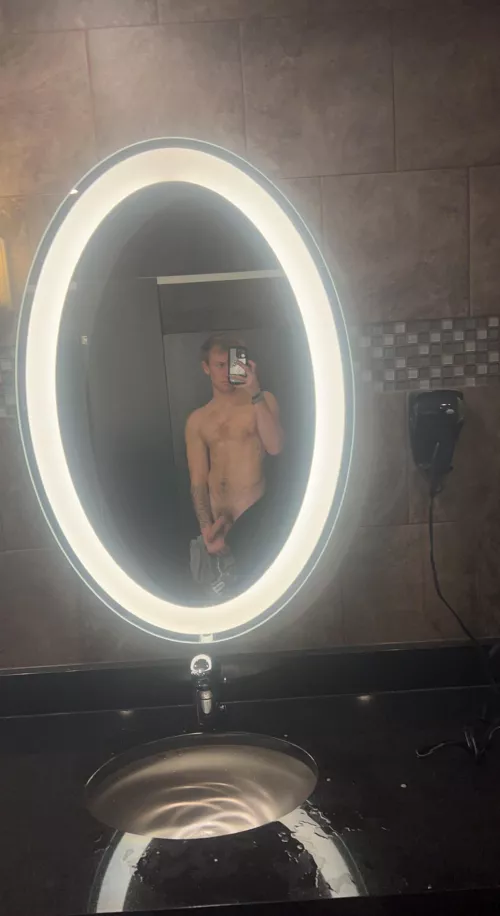 Get me hard in the shower (21)