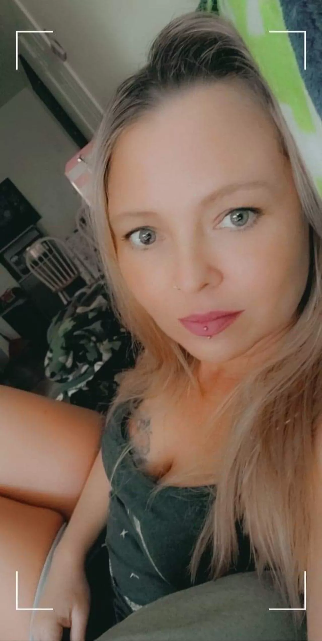 Hi. A little shy. I’m Luna