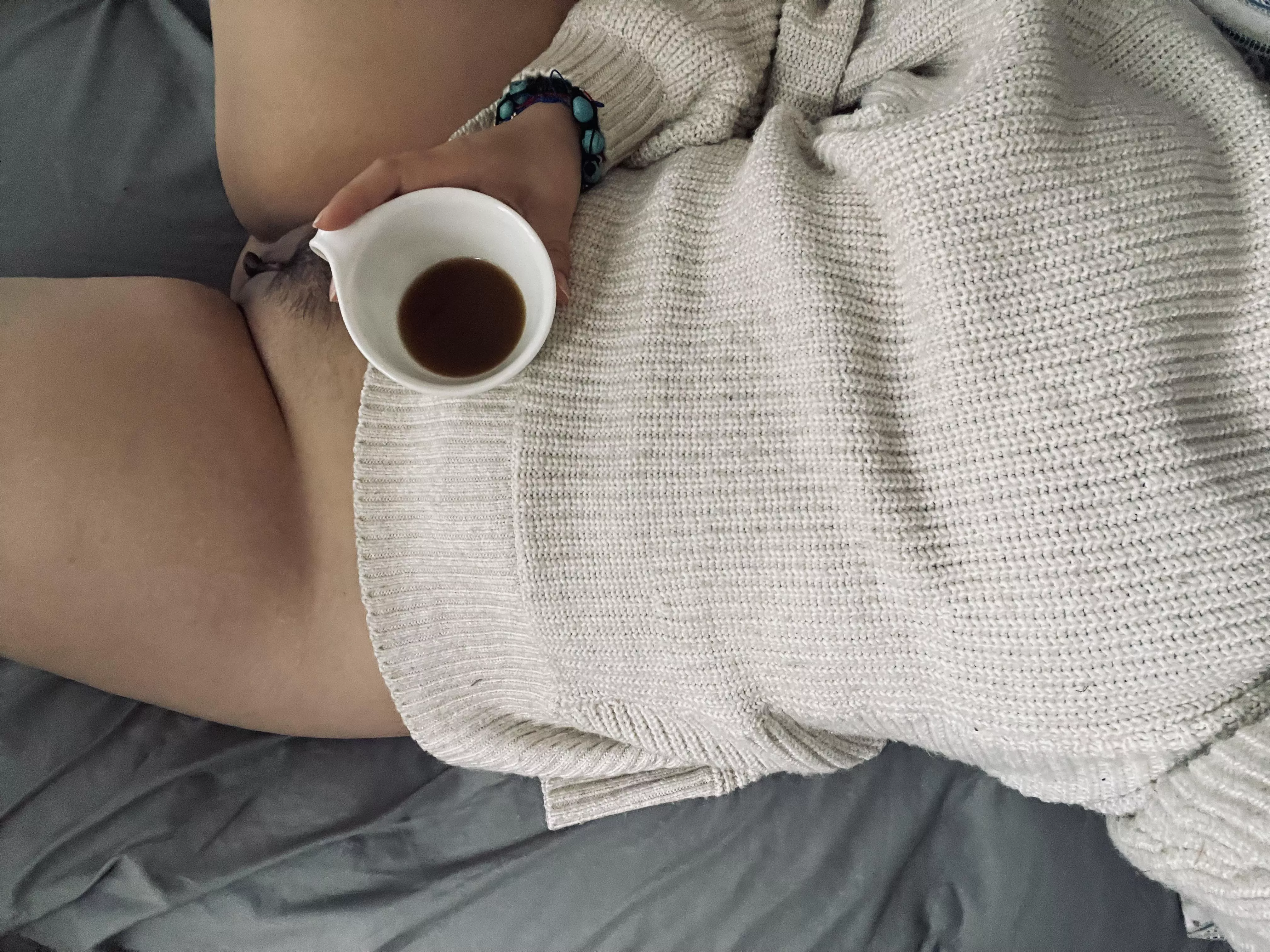Hi, is this where we find coffee cuddle buddies? (33f)