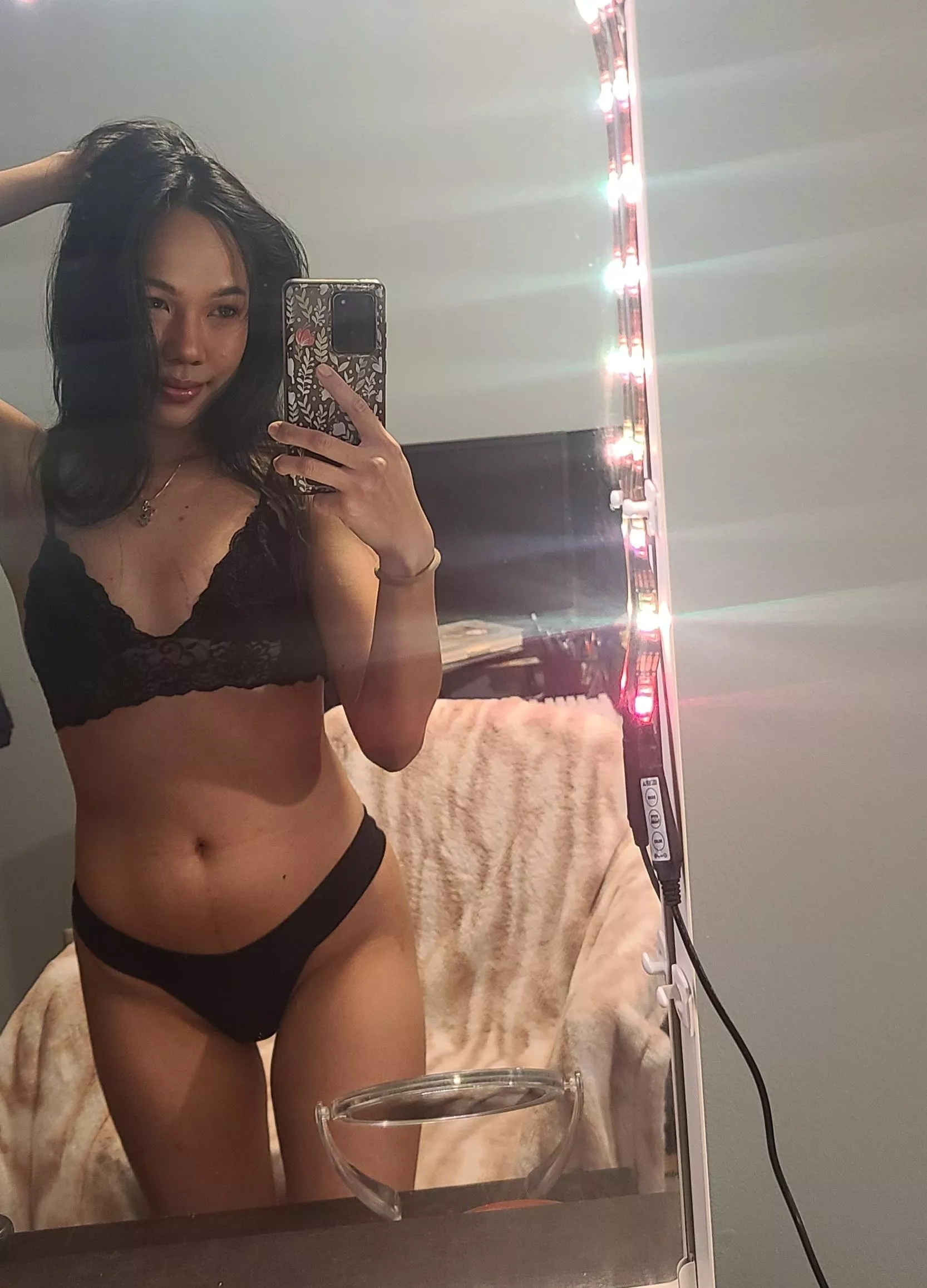 Hope everyone's having a great day 😘