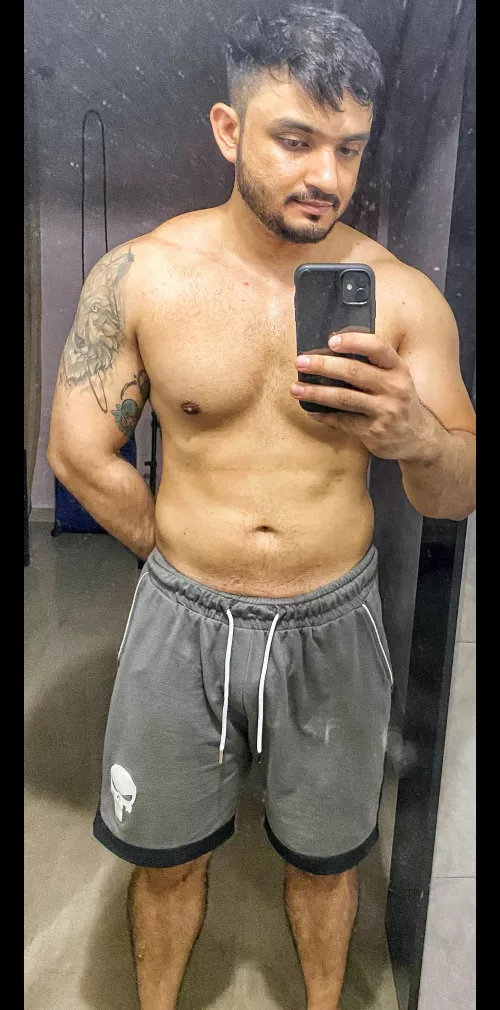 I know I'm neither shredded nor jacked, but I've been feeling good lately:)