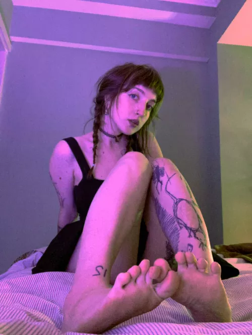 I know you are so weak when you see me like this <3