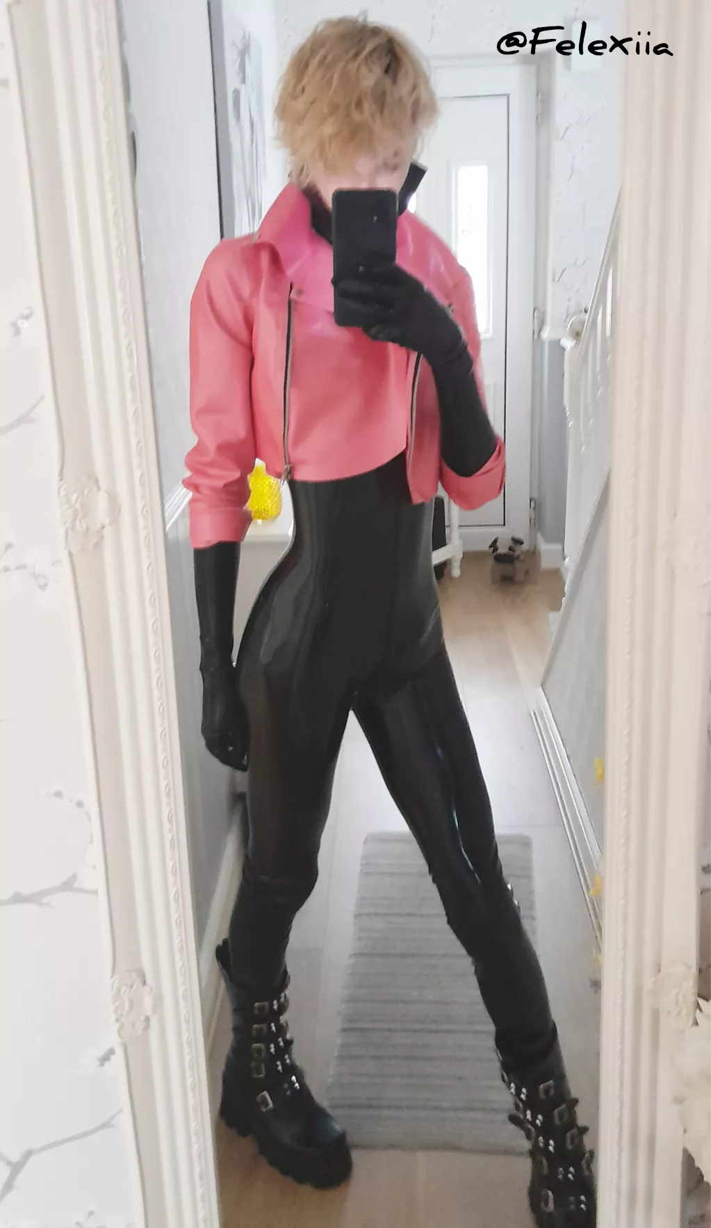 I'm a bit of a latex addict >~<