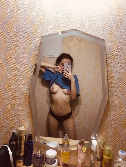 [Image]I like to surprise people with my sexy body